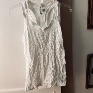 Momentum Seamless Tank